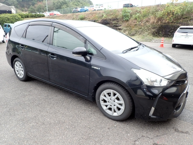 TOYOTA PRIUS ALPHA 2016