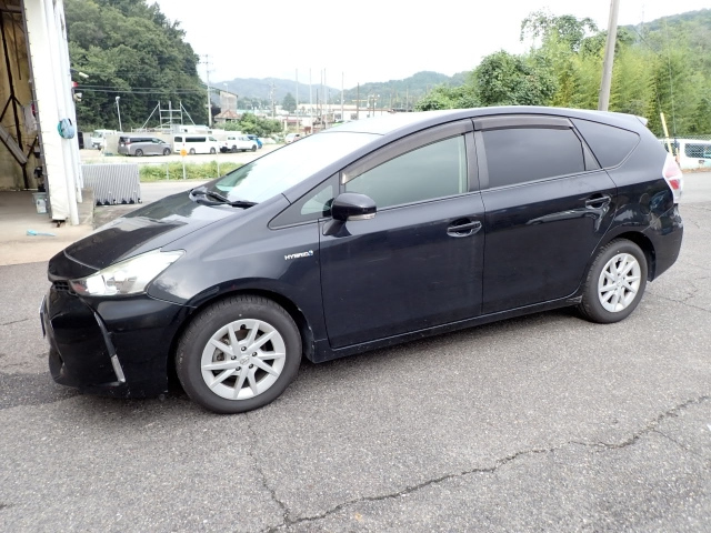 TOYOTA PRIUS ALPHA 2016