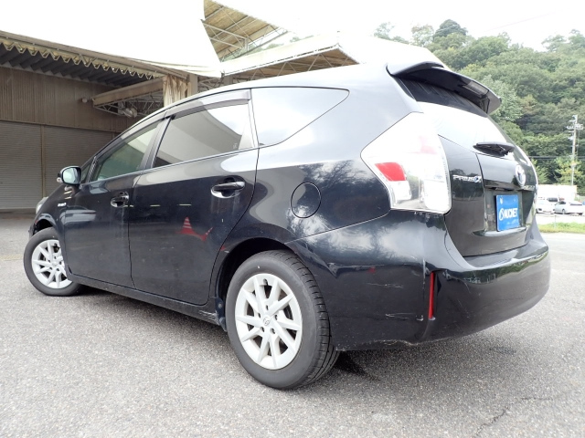 TOYOTA PRIUS ALPHA 2016