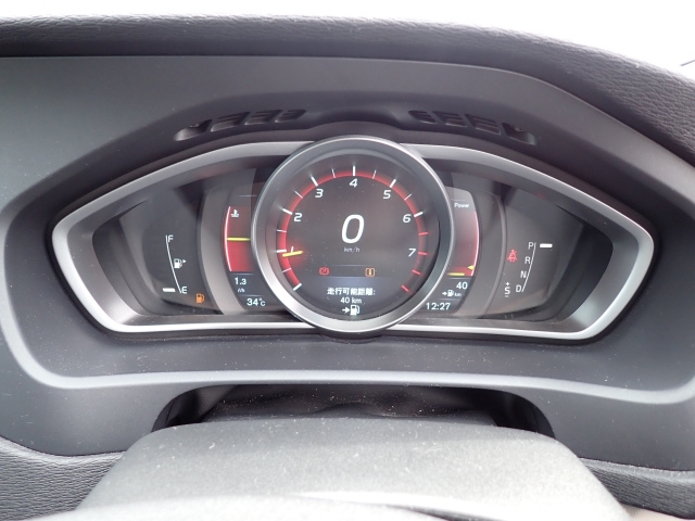 VOLVO V40 2015