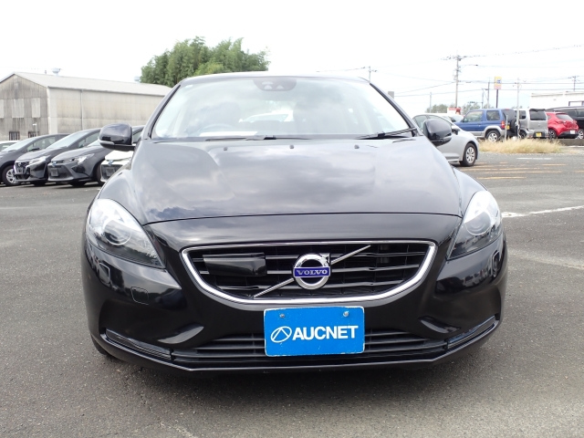 VOLVO V40 2015