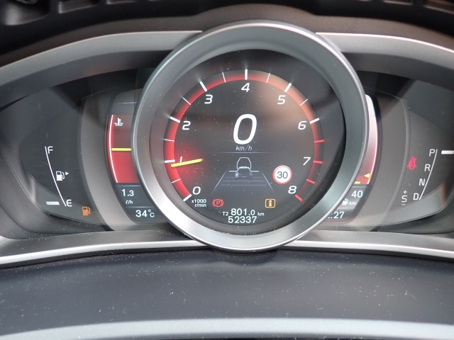 VOLVO V40 2015