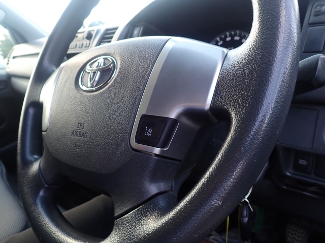 TOYOTA HIACE VAN 2019