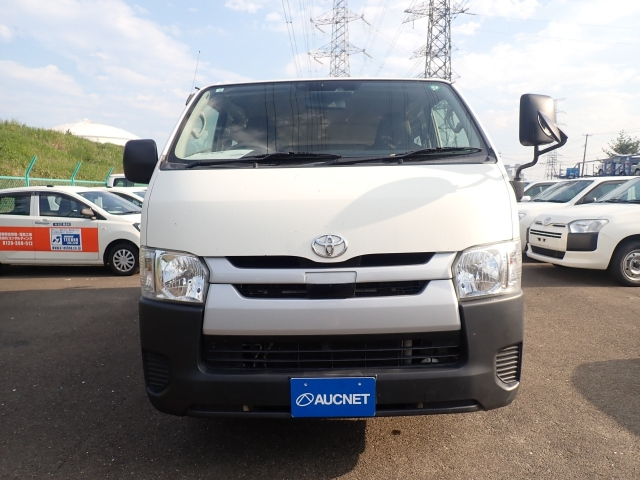 TOYOTA HIACE VAN 2019
