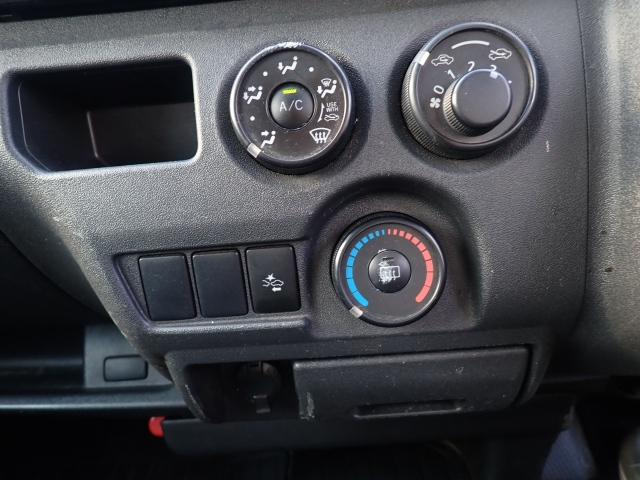 TOYOTA HIACE VAN 2019
