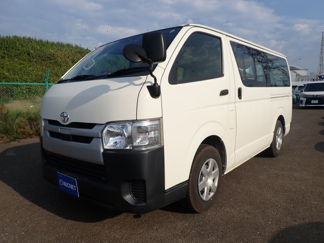 TOYOTA HIACE VAN 2019
