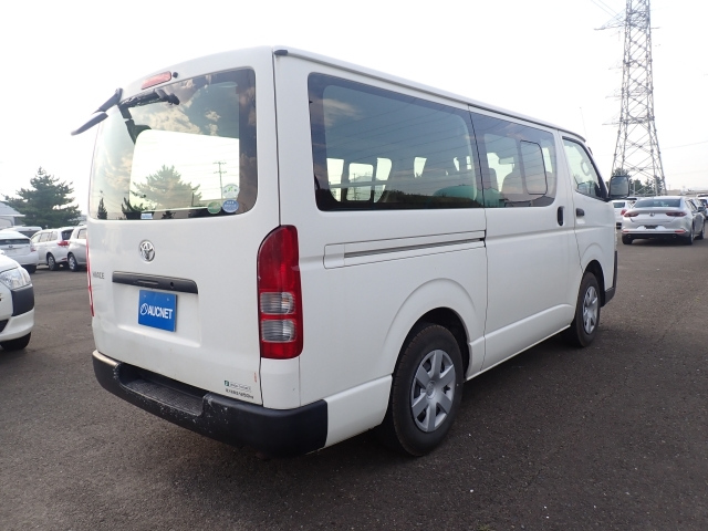 TOYOTA HIACE VAN 2019