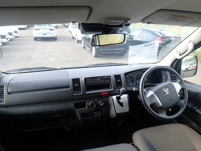 TOYOTA HIACE VAN 2019