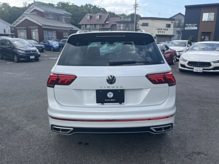 Заказать VOLKSWAGEN TIGUAN