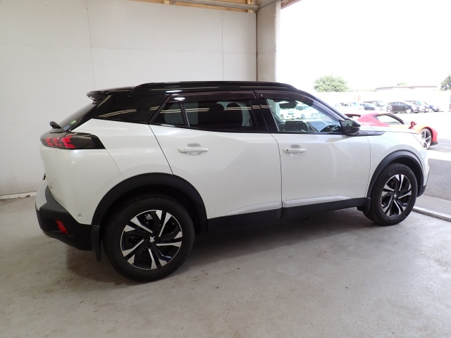 PEUGEOT 2008 2021