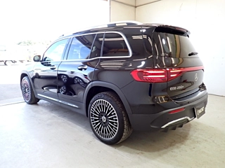 Заказать MERCEDES BENZ EQB