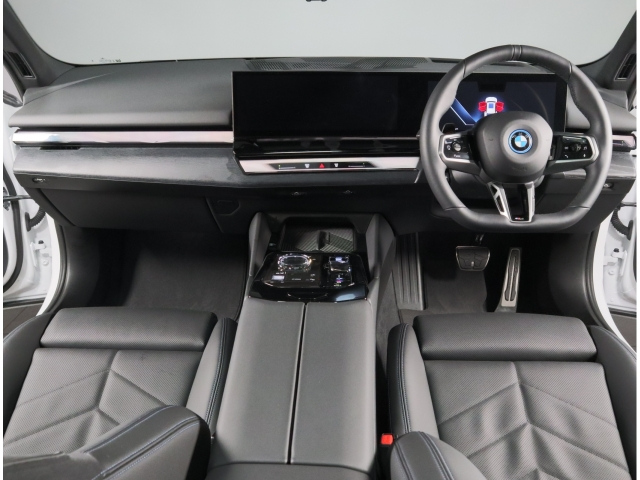 BMW i5 2024