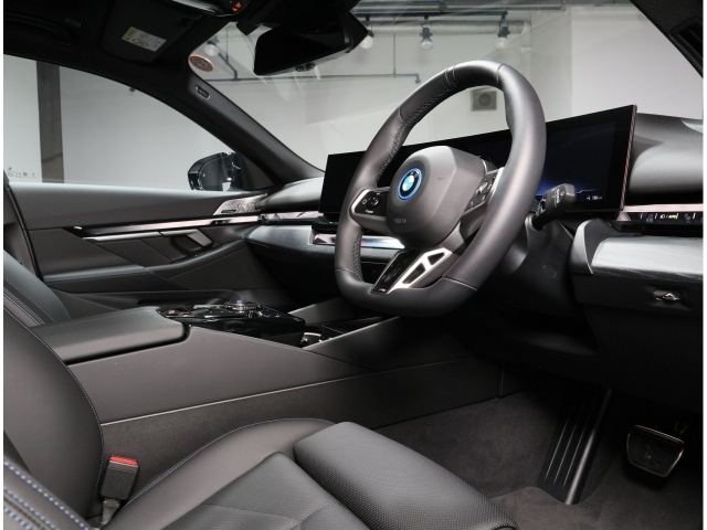 BMW i5 2024