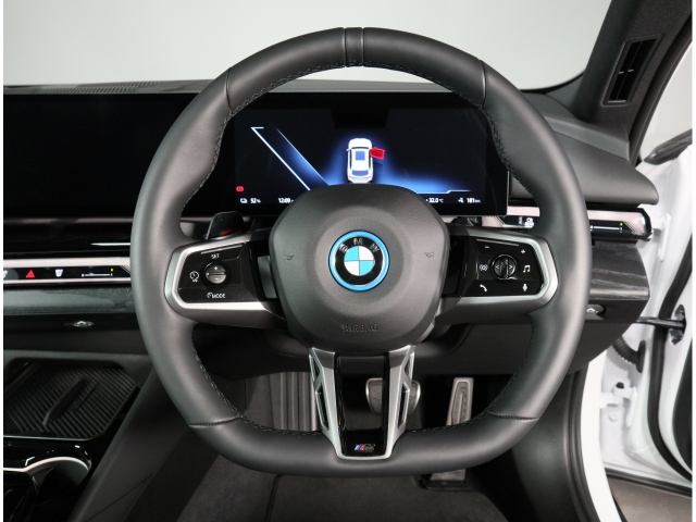 BMW i5 2024