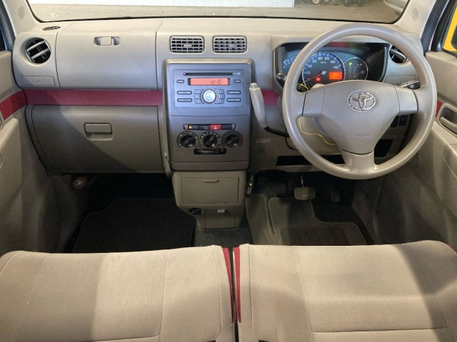 TOYOTA PIXIS SPACE 2011