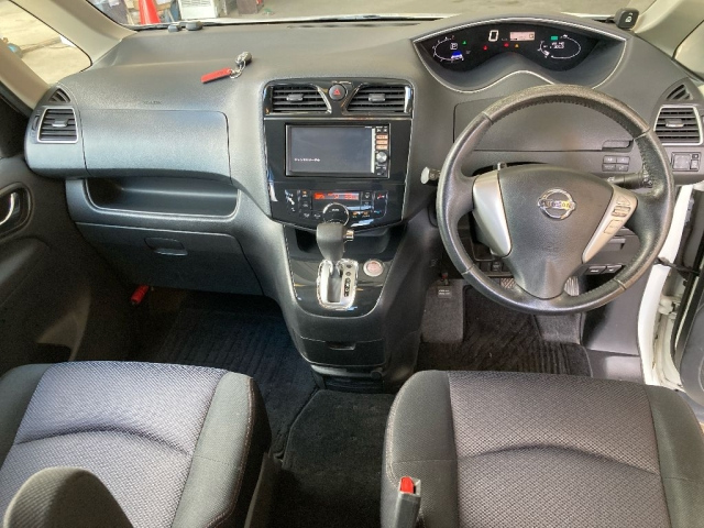 NISSAN SERENA 2013