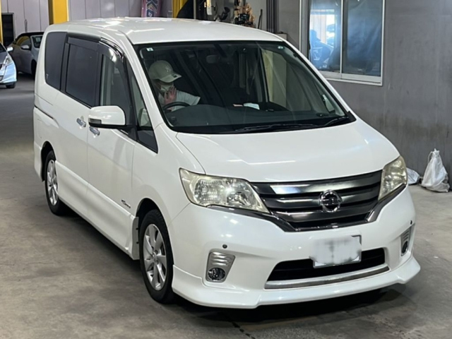 NISSAN SERENA 2013