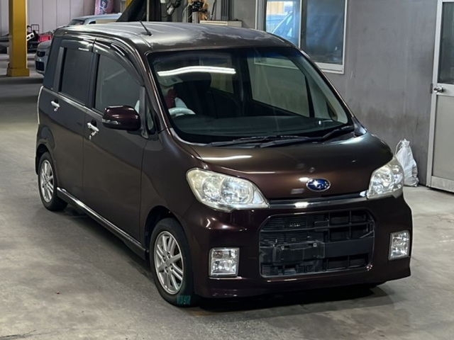 SUBARU LUCRA 2010