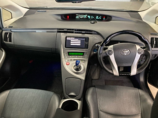 TOYOTA PRIUS 2015