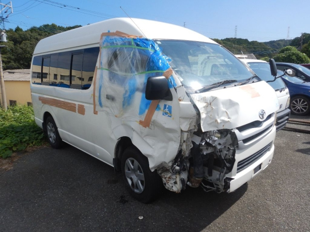 TOYOTA HIACE VAN 2010