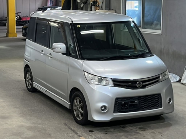 NISSAN ROOX 2010