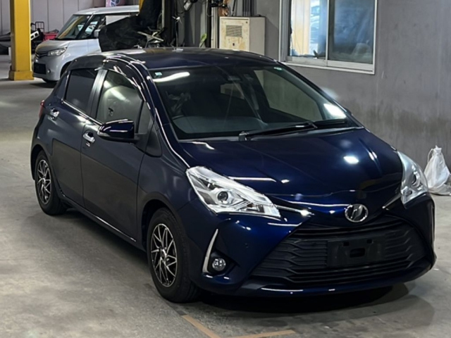 TOYOTA VITZ 2019
