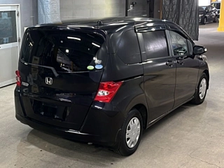 HONDA FREED 2011