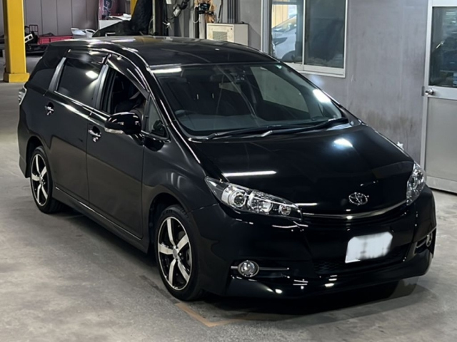 TOYOTA WISH 2017