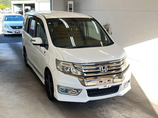 HONDA STEP WAGON 2013