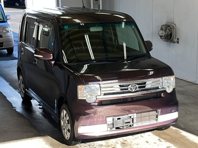 TOYOTA PIXIS SPACE 2015