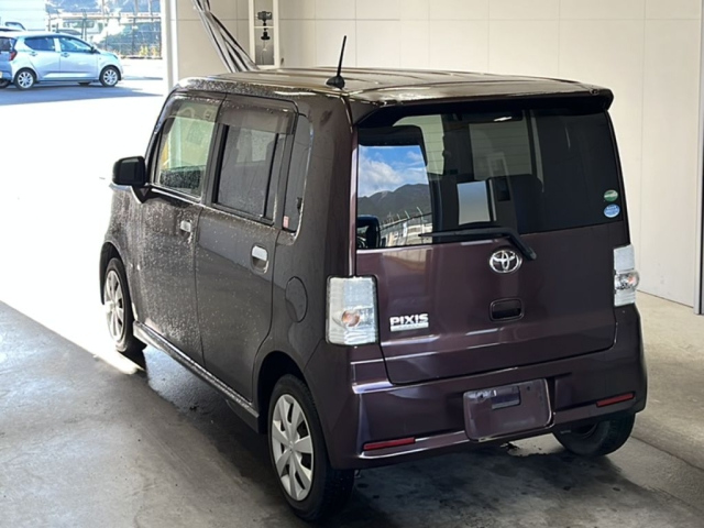 TOYOTA PIXIS SPACE 2015