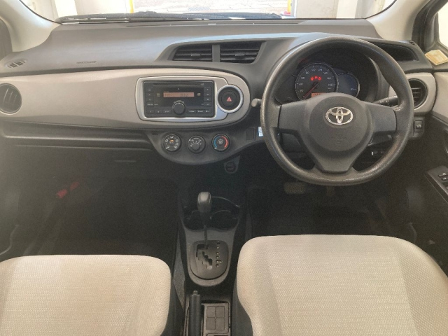 TOYOTA VITZ 2014