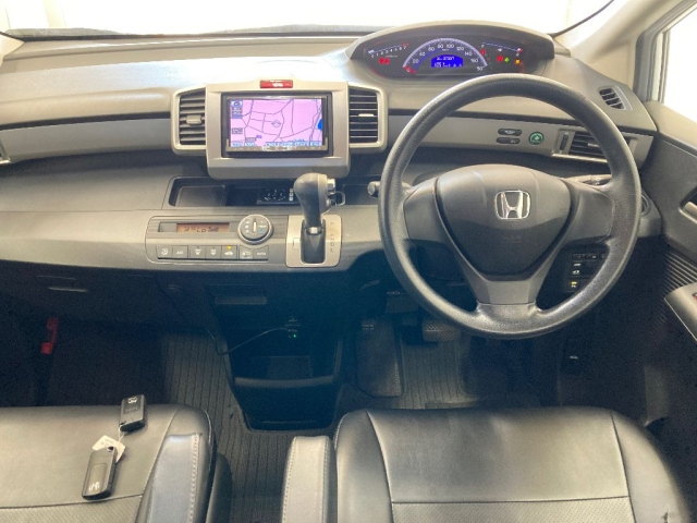 HONDA FREED 2013