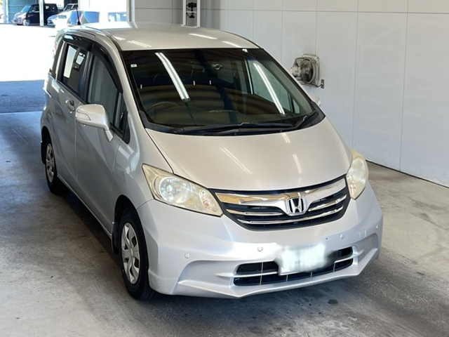 HONDA FREED 2013