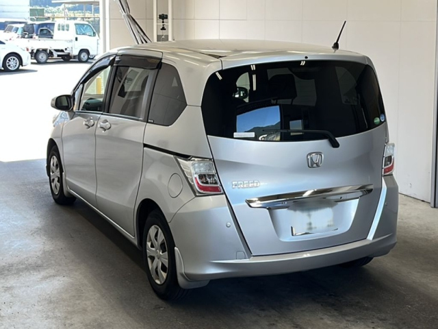 HONDA FREED 2013