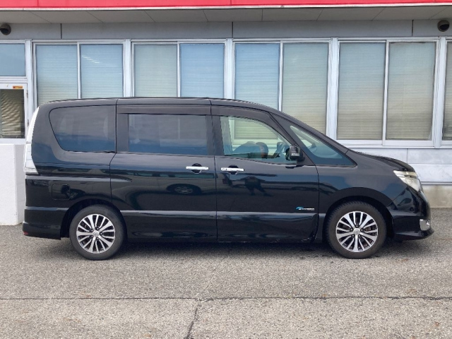 NISSAN SERENA 2015