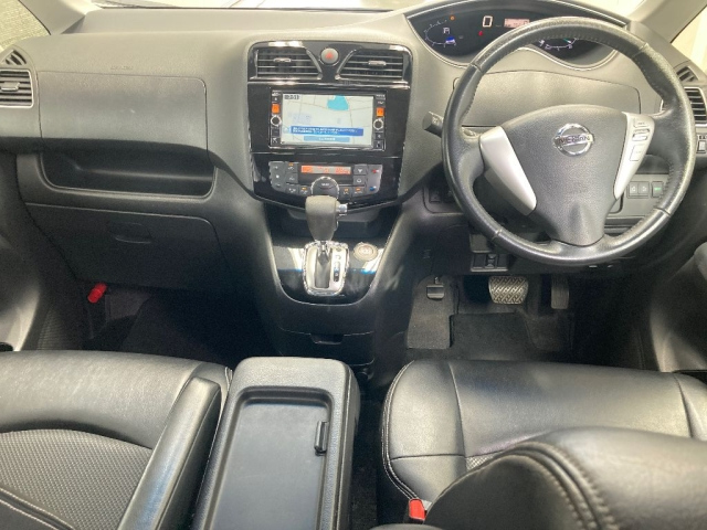 NISSAN SERENA 2015
