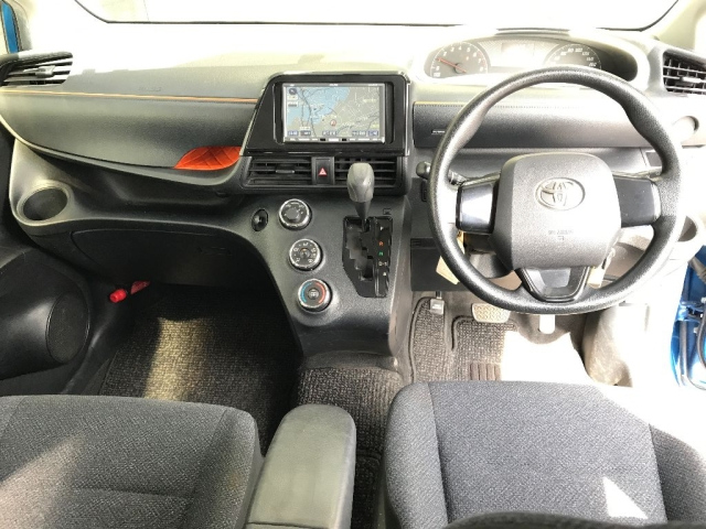 TOYOTA SIENTA 2016