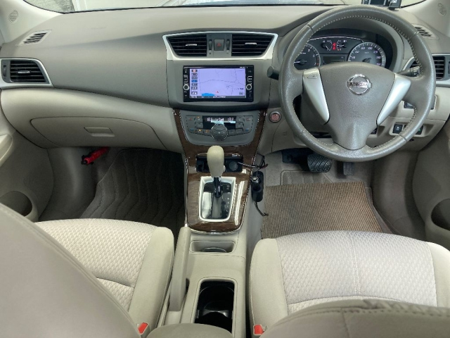 NISSAN SYLPHY 2017