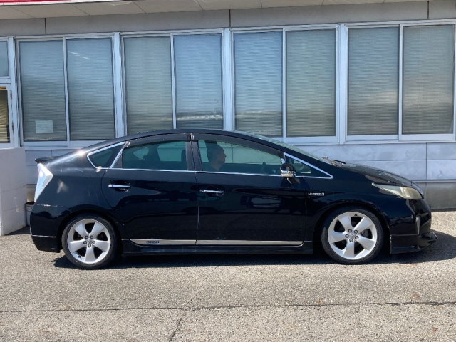 TOYOTA PRIUS 2012