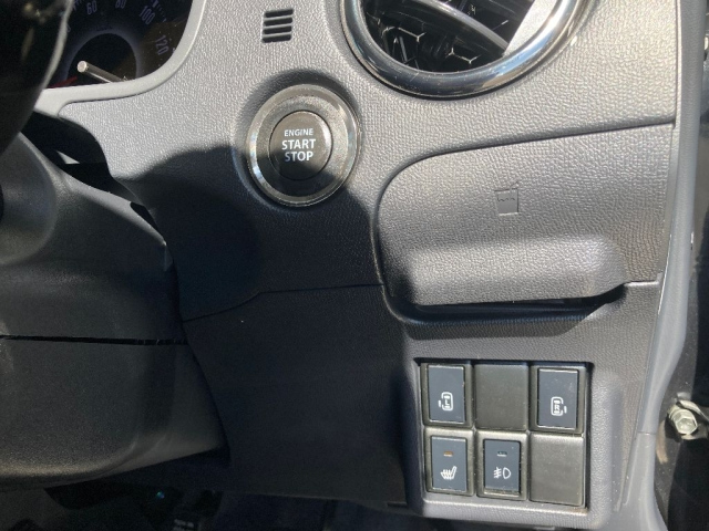 NISSAN ROOX 2011