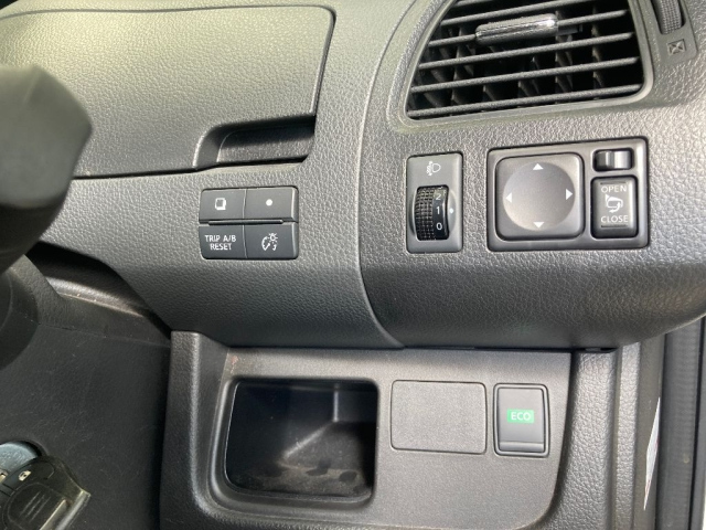NISSAN SERENA 2014