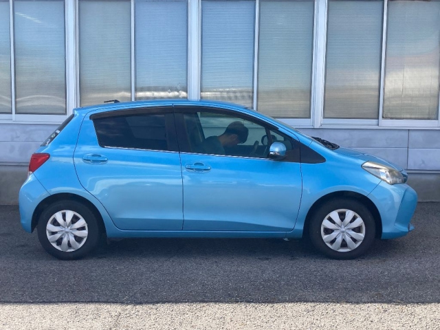 TOYOTA VITZ 2014
