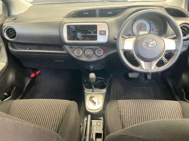 TOYOTA VITZ 2014