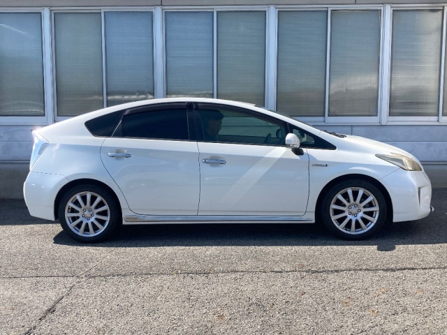 TOYOTA PRIUS 2013