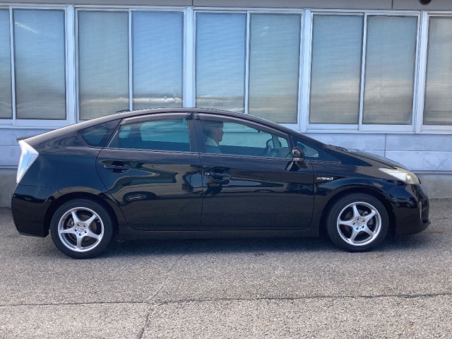 TOYOTA PRIUS 2013