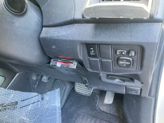 TOYOTA PRIUS 2012