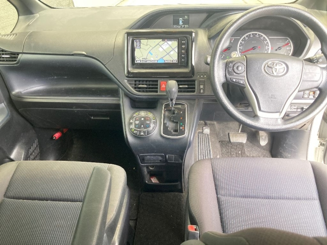 TOYOTA NOAH 2015