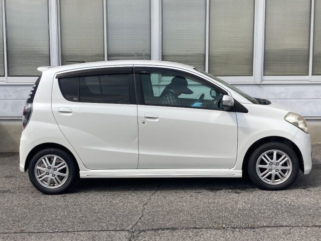 DAIHATSU MIRA 2011