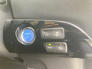 TOYOTA PRIUS 2017